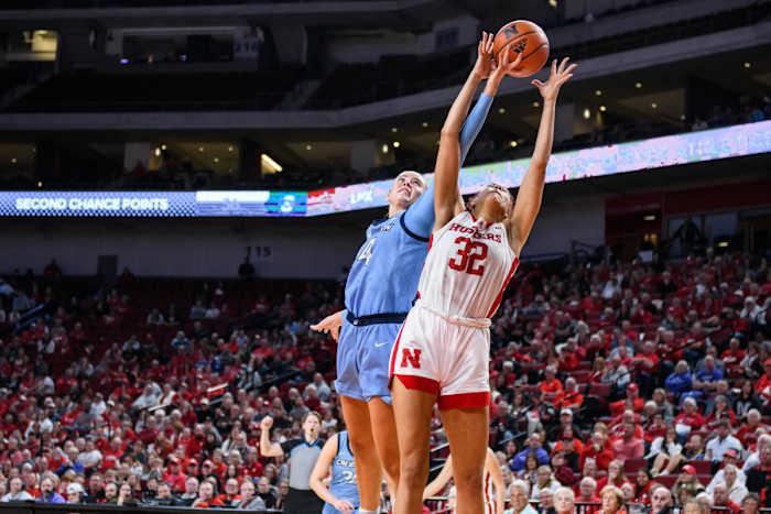 08_Kendall Coley_WBB vs Creighton 1119